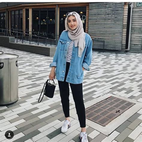 QWFASHION-OOTD KERJA HIJAB-OOTD CASUAL HIJAB-OOTD BLOUSE BERJILBAB-OUTFIT CUTBRAY BERHIJAB-OOTD KEKANTOR BERHIJAB. . Casual hijab fashion